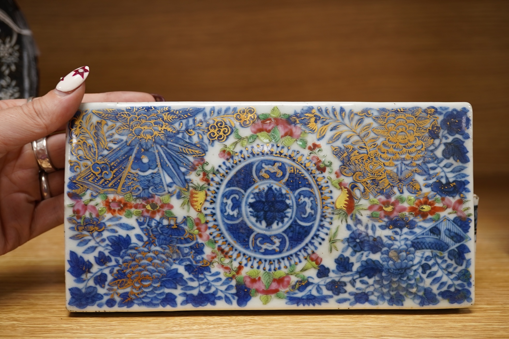 A Chinese Fitzhugh pattern twin pen box, first half 19th century, 19cm wide